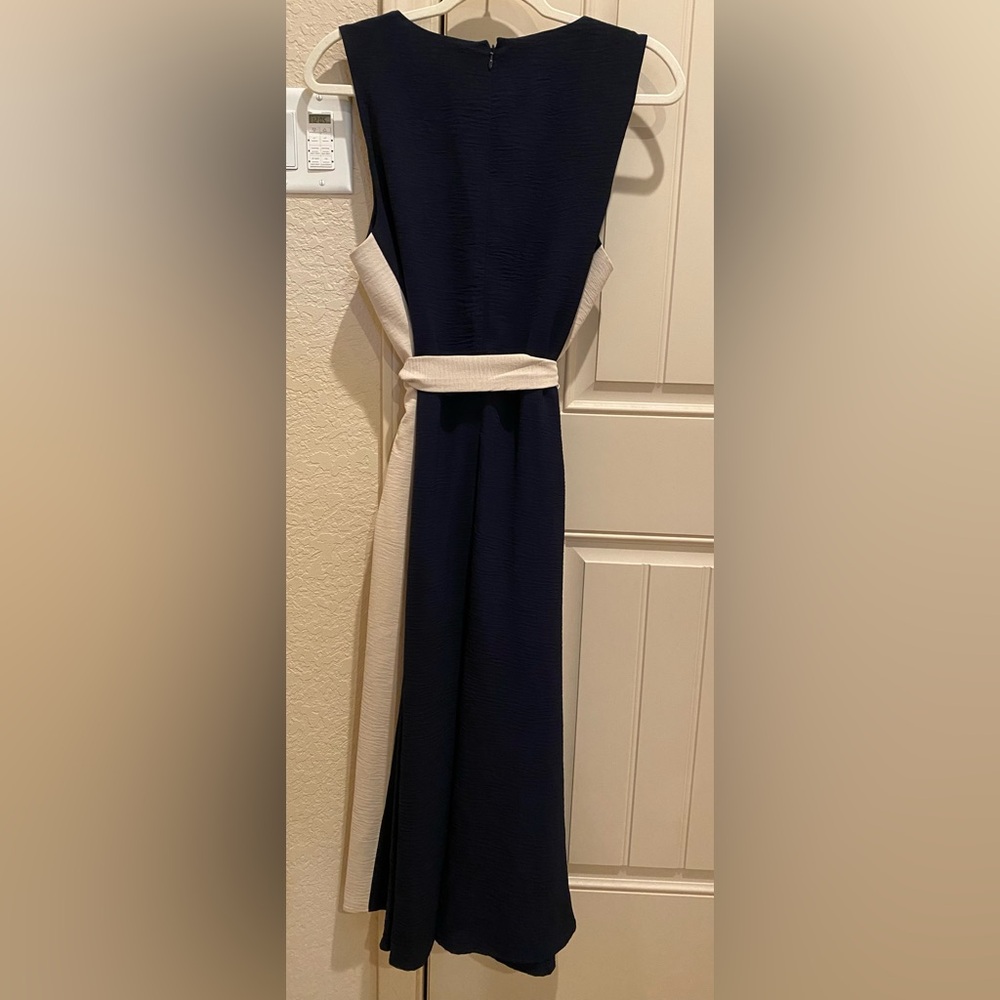 DKNY Women's Navy Blue & Cream Sleeveless Tie-Waist A-Line Midi Dress (Size 12) - Picture 5 of 14